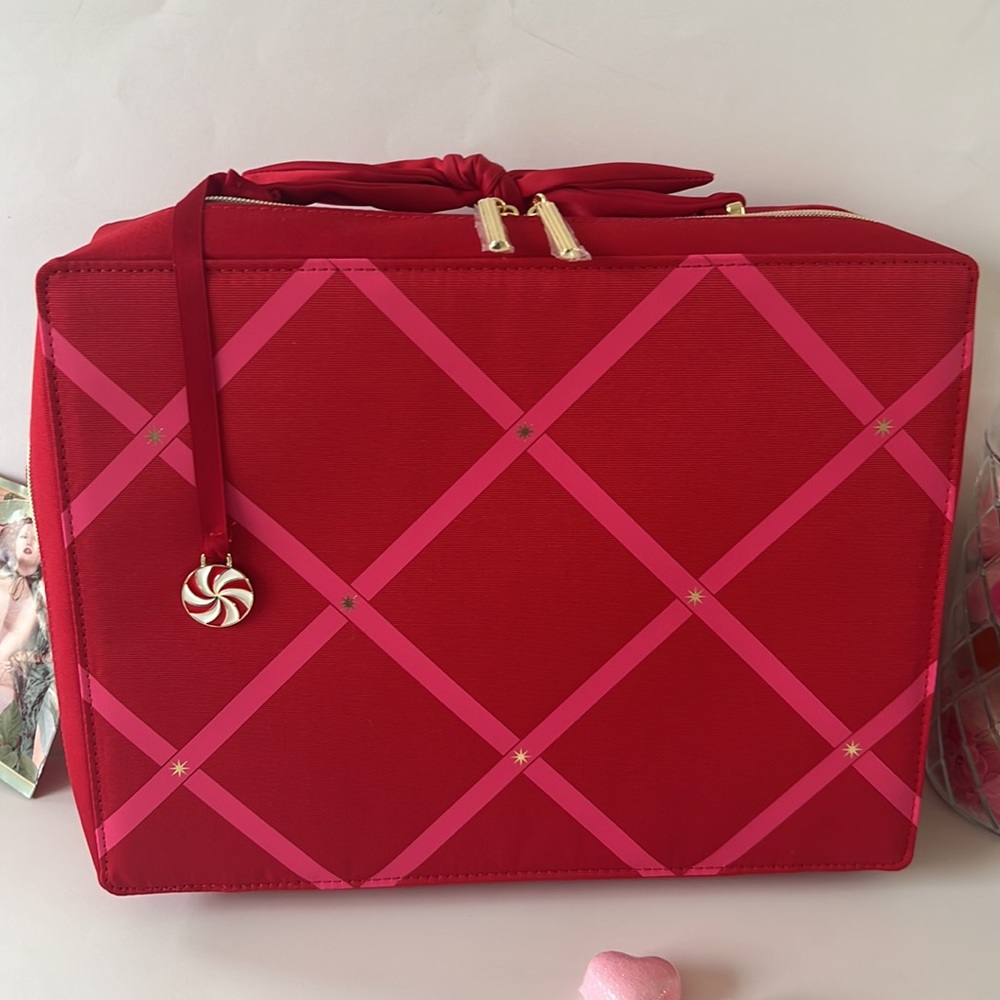 Lancôme large carry case, Red with Pink stripesTrain case Zip Bag